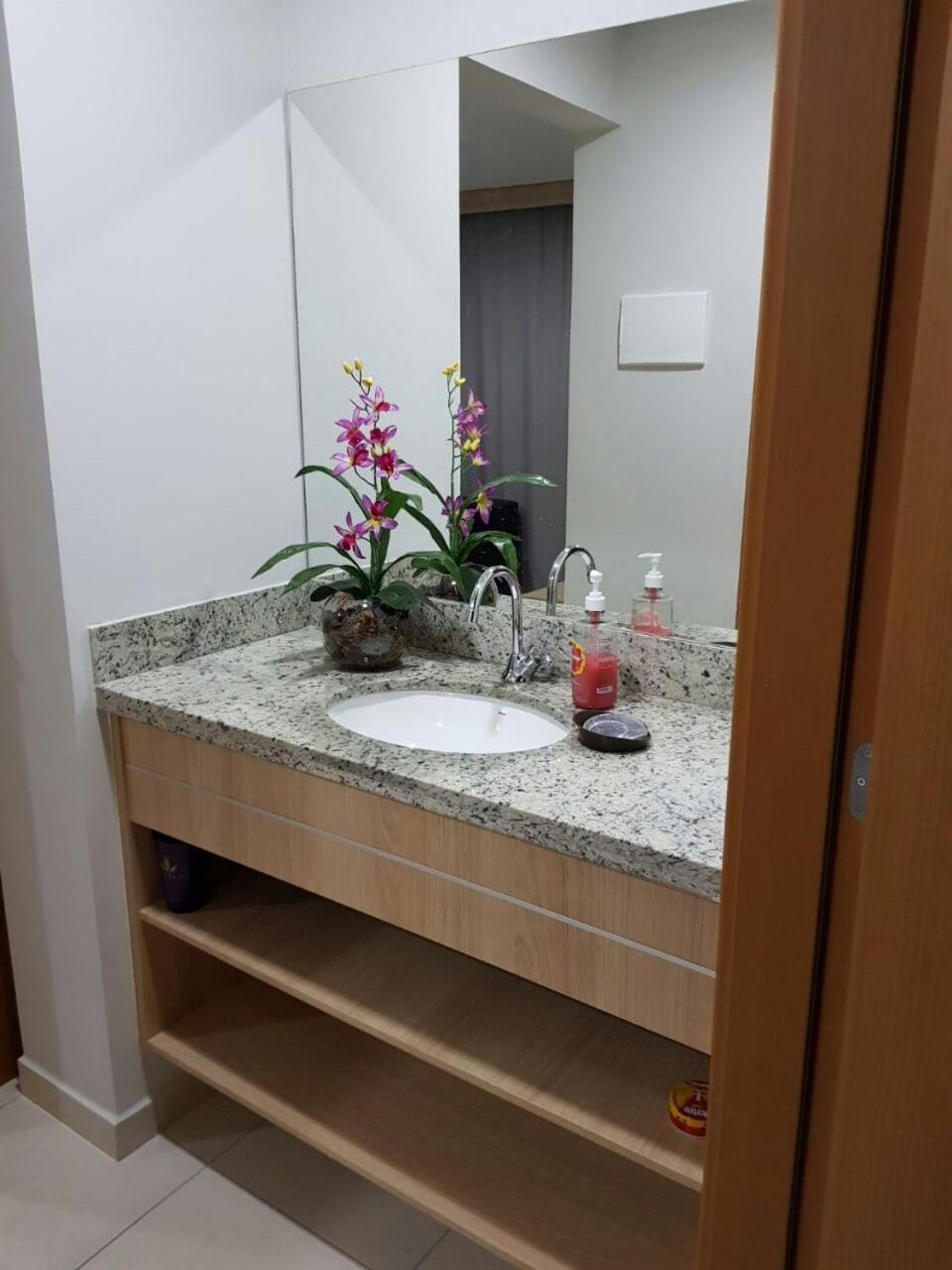 Appartement Casa Da Madeira à Caldas Novas Extérieur photo